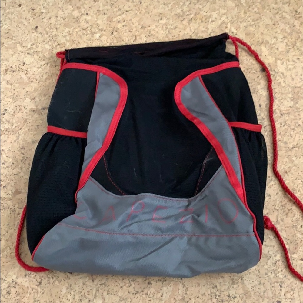 capezio cinch bag